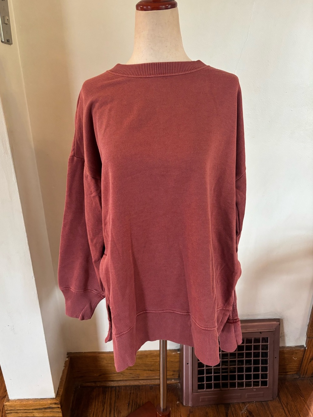 Aerie Oversized Crewneck Sweatshirt Size Medium NWT